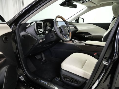 Used 2025 Lexus RX 350 w/ Convenience Package AWD/4WD image 14