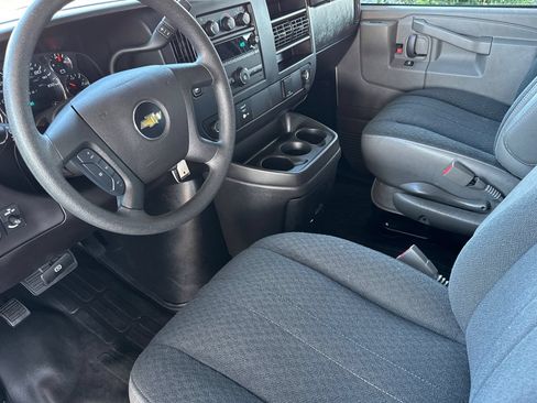 Used 2024 Chevrolet Express 2500 w/ Driver Convenience Package RWD image 5
