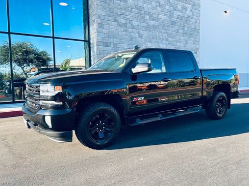 Used 2017 Chevrolet Silverado 1500 LTZ Z71 w/ Midnight Edition AWD/4WD image 2