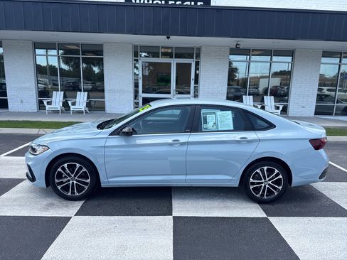 Used 2025 Volkswagen Jetta Sport FWD image 1