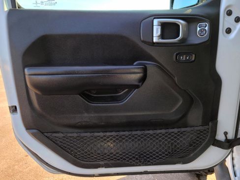 Used 2018 Jeep Wrangler Unlimited Rubicon w/ Dual Top Group image 8