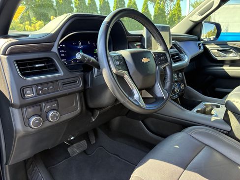 Used 2023 Chevrolet Suburban LT RWD image 23