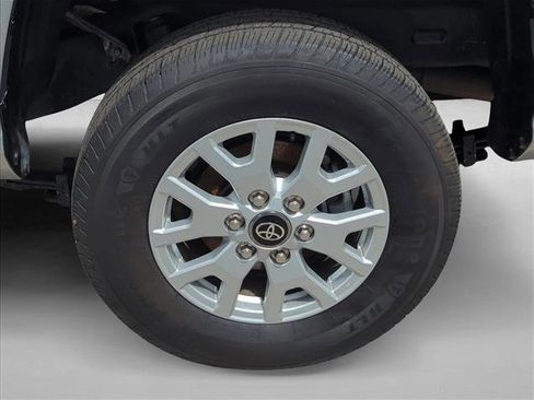 Certified 2025 Toyota Tacoma SR w/ SR Upgrade Package AWD/4WD image 9