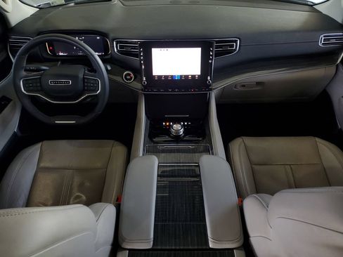 Used 2022 Jeep Wagoneer Series III RWD image 12