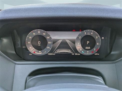 Used 2025 Land Rover Range Rover Velar Dynamic SE image 31