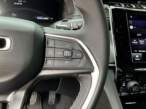 New 2026 Jeep Grand Cherokee Laredo AWD/4WD image 28