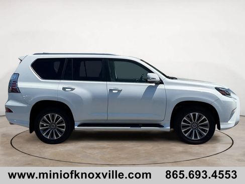 Used 2020 Lexus GX 460 Luxury w/ Off Road Package AWD/4WD image 2