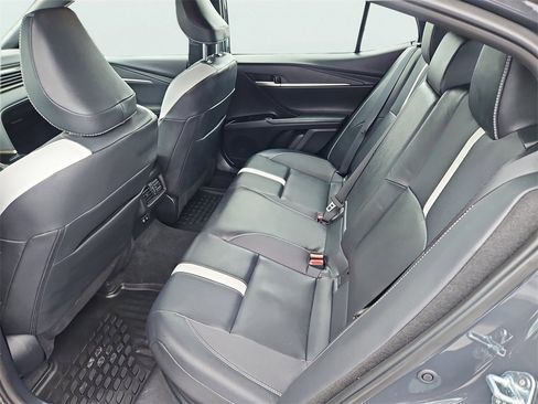 Used 2025 Toyota Camry SE w/ Convenience Package image 32