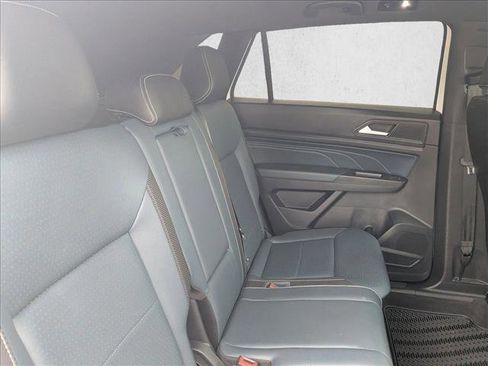 Used 2022 Volkswagen Atlas Cross Sport SEL R-Line image 19