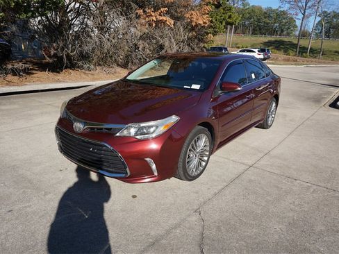 Used 2018 Toyota Avalon Limited image 27