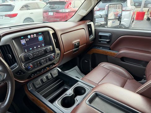 Used 2014 Chevrolet Silverado 1500 High Country image 12