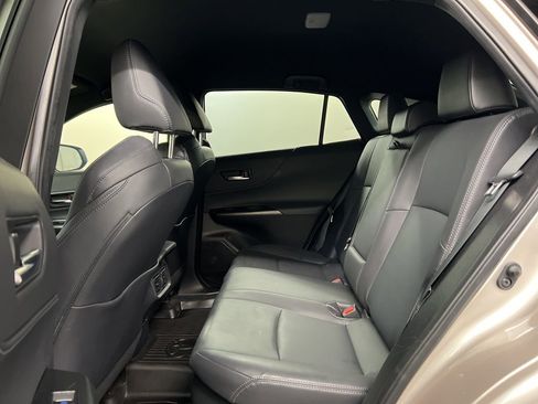 Used 2022 Toyota Venza XLE image 31