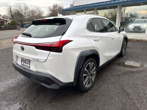 Used 2019 Lexus UX 200 image 5
