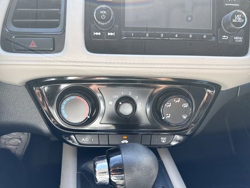 Certified 2017 Honda HR-V LX image 28