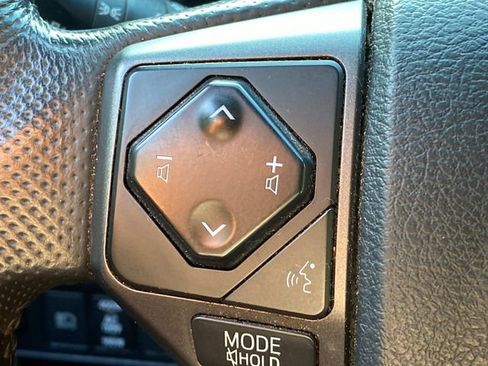 Used 2023 Toyota Tacoma TRD Off-Road w/ TRD Premium Off Road Package AWD/4WD image 18