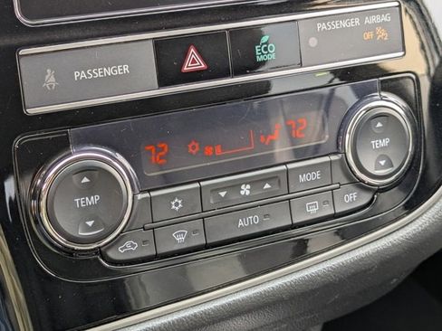 Used 2019 Mitsubishi Outlander SEL image 20