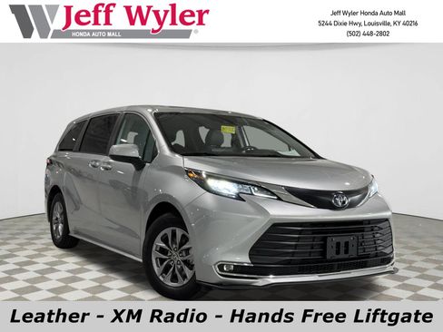 Used 2022 Toyota Sienna XLE image 1