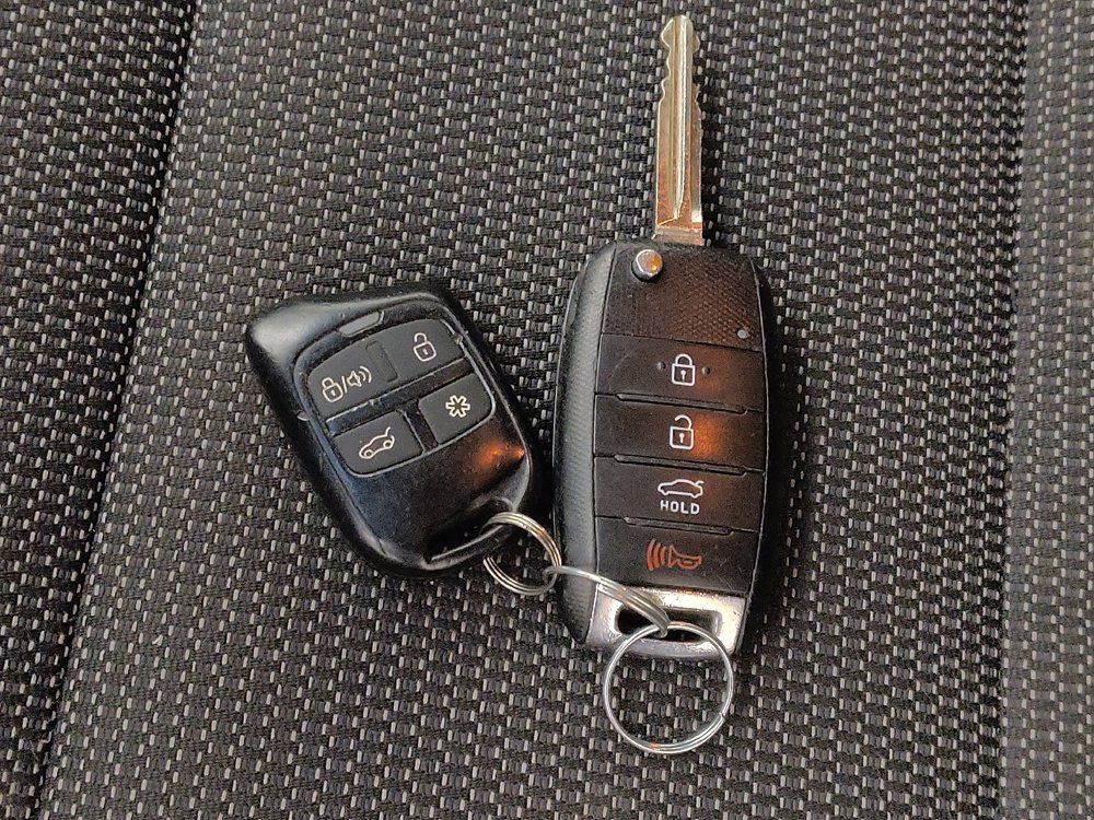 Used 2017 Kia Forte LX FWD image 32