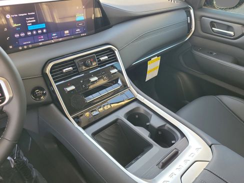 New 2026 Nissan Armada SV image 32