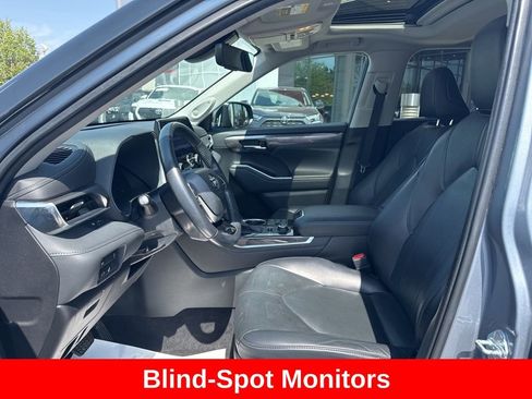 Used 2023 Toyota Highlander Limited AWD/4WD image 10