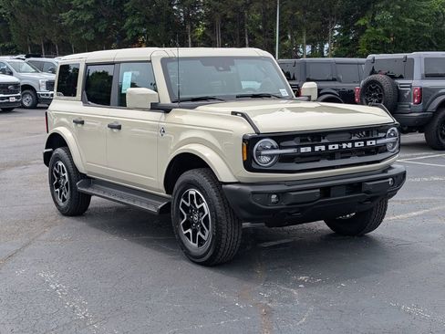 New 2026 Ford Bronco Outer Banks AWD/4WD image 3
