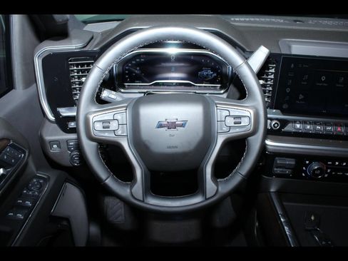 Used 2025 Chevrolet Silverado 2500 High Country w/ High Country Premium Package AWD/4WD image 17