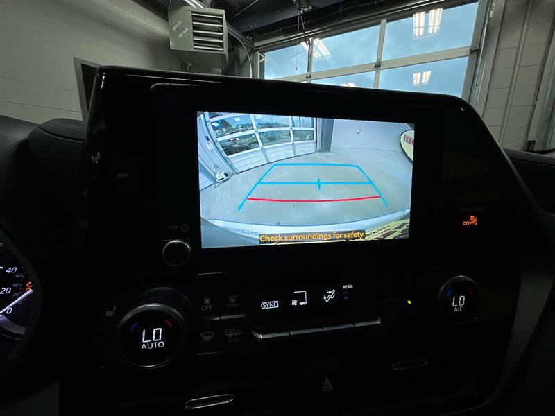 Used 2023 Toyota Highlander XLE FWD image 21