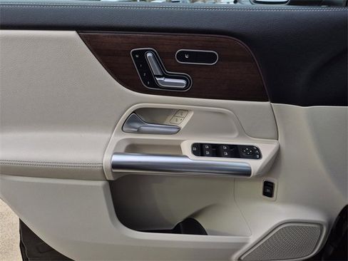 Certified 2022 Mercedes-Benz GLA 250 4MATIC image 20