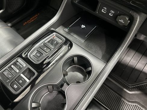 Used 2024 Honda Pilot TrailSport image 21