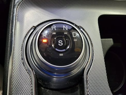 Used 2021 Ford Edge Titanium image 42