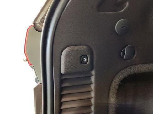 Used 2018 Jeep Grand Cherokee Overland image 30