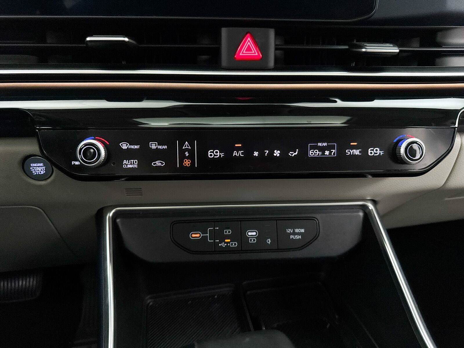 Certified 2025 Kia Carnival SX Prestige FWD image 29
