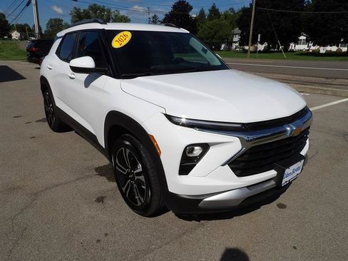 Certified 2026 Chevrolet TrailBlazer LT w/ Convenience Package FWD image 7