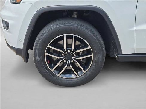 Used 2019 Jeep Grand Cherokee Trailhawk w/ Trailhawk Luxury Group AWD/4WD image 25