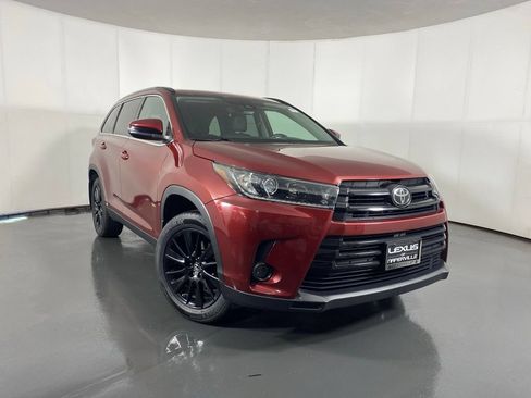 Used 2019 Toyota Highlander SE AWD/4WD image 5