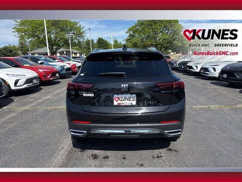 Used 2024 Buick Envision Preferred AWD/4WD image 8