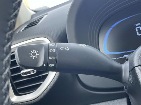 New 2026 Hyundai Venue SEL FWD image 28