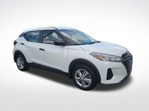 Used 2023 Nissan Kicks S FWD image 1