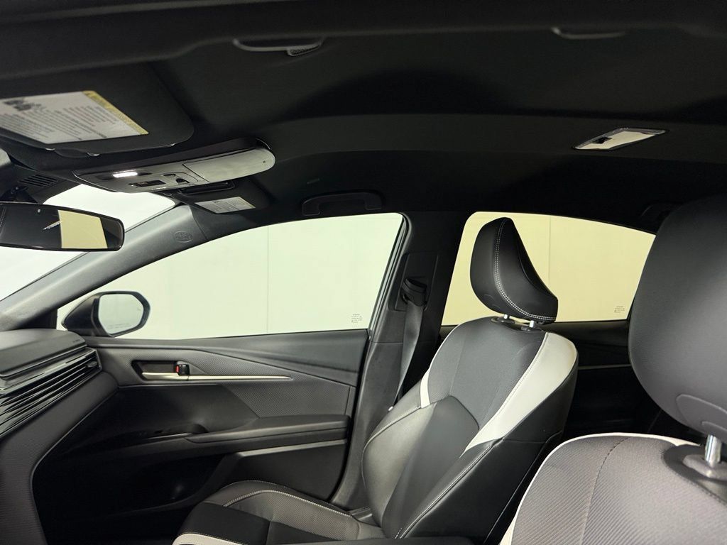 Used 2025 Toyota Camry SE FWD image 19