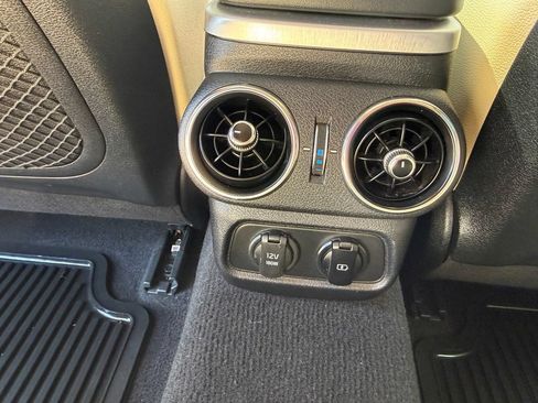 Used 2022 Kia Stinger GT1 RWD image 21