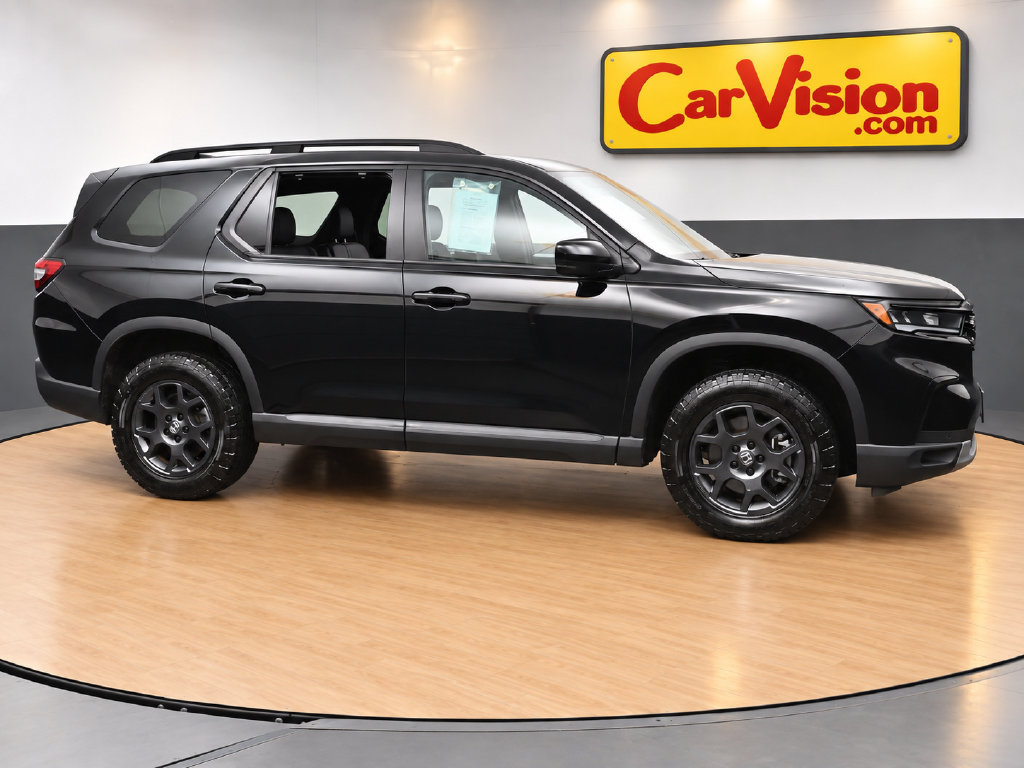 Used 2025 Honda Pilot TrailSport image 6