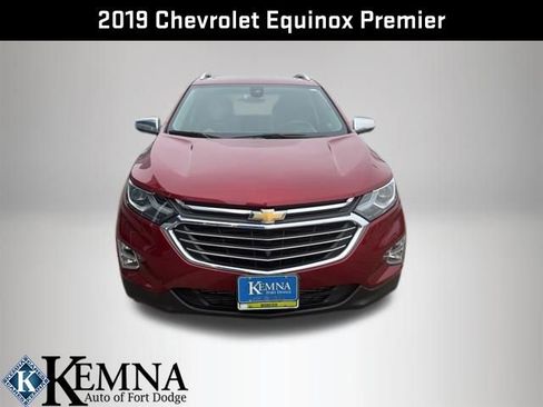 Used 2019 Chevrolet Equinox Premier image 2