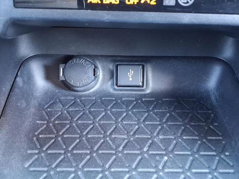 Used 2020 Toyota RAV4 XLE image 9