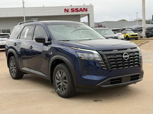 New 2026 Nissan Pathfinder SV image 4