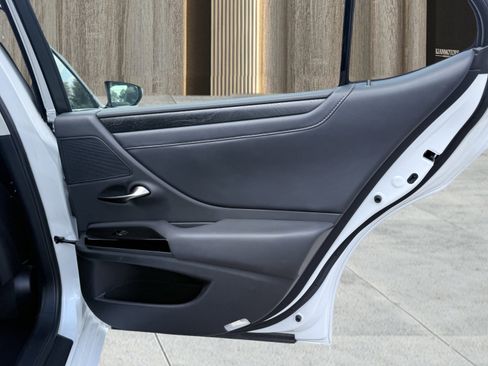 Used 2022 Lexus ES 250 w/ Premium Package image 43