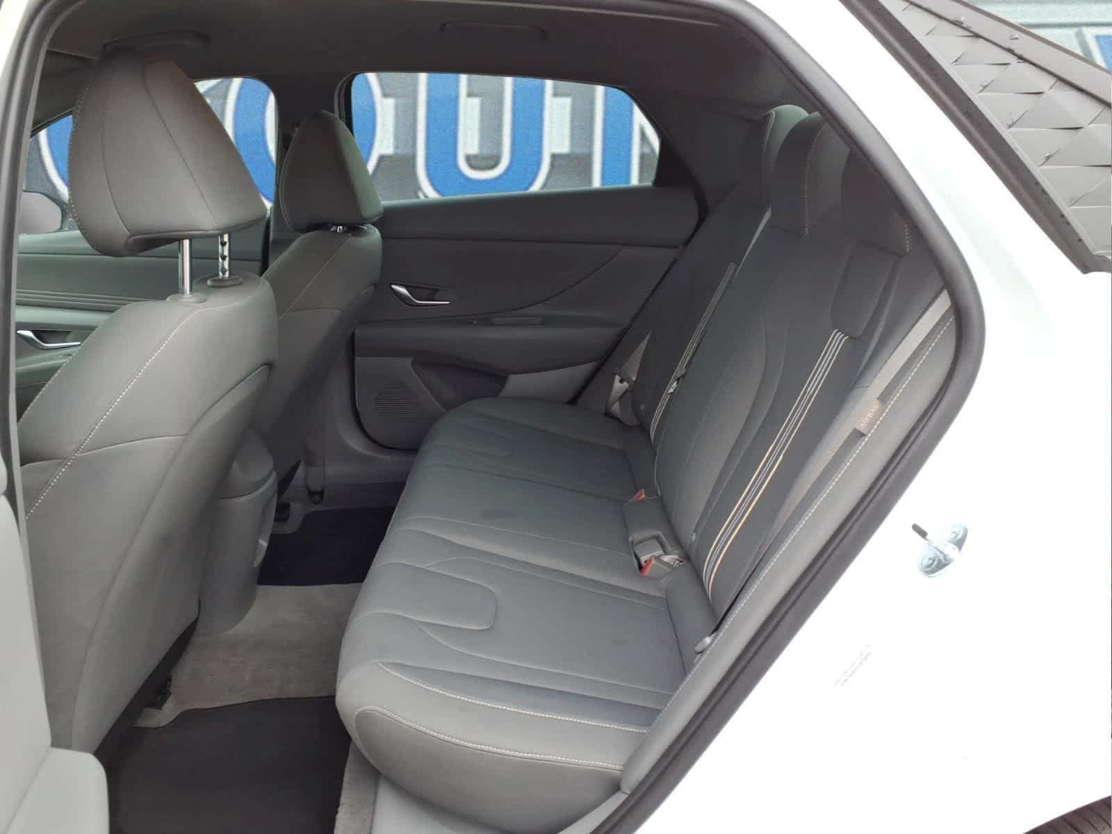 Used 2025 Hyundai Elantra Sport FWD image 12