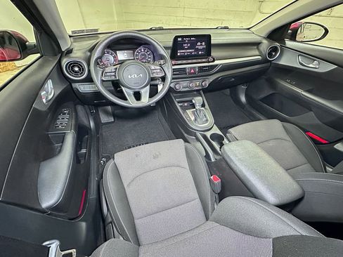 Used 2023 Kia Forte LXS image 12