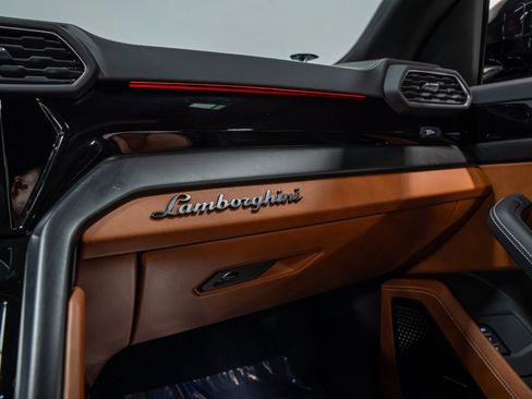 Used 2023 Lamborghini Urus S AWD/4WD image 48