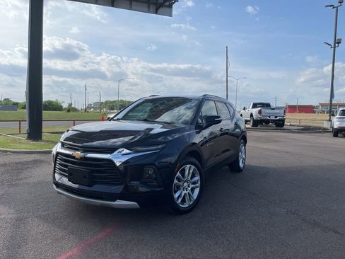 Used 2020 Chevrolet Blazer LT w/ Sound & Technology Package AWD/4WD image 2