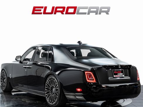 Used 2024 Rolls-Royce Phantom Sedan image 4